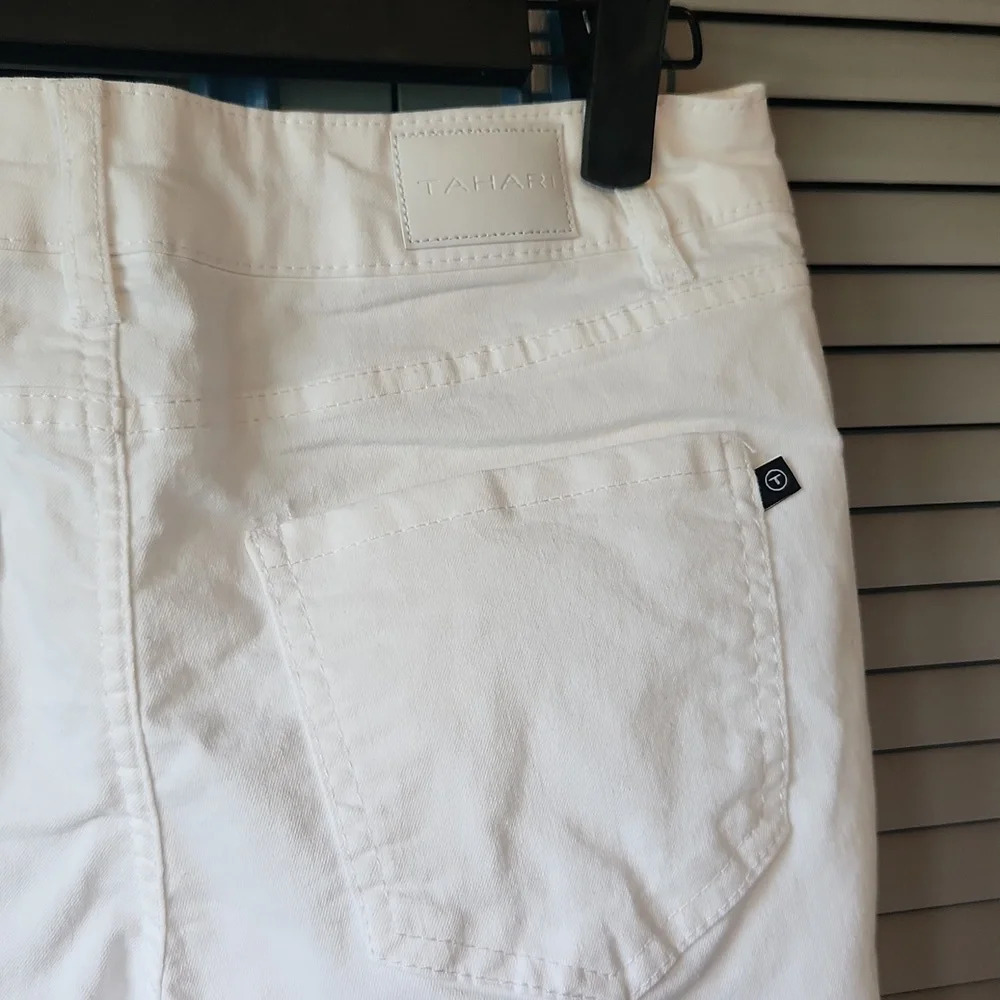 Tahari White Abigail Bermuda Shorts - Picture 10 of 13